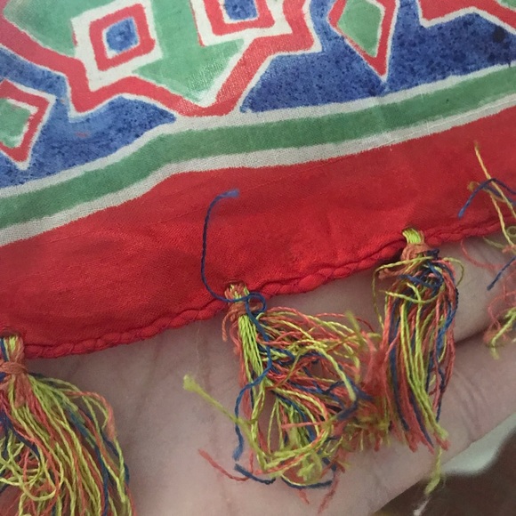 100% Silk, made in India, gorgeous Bobo scarf w/ tassels & fab geometric design - Picture 6 of 8